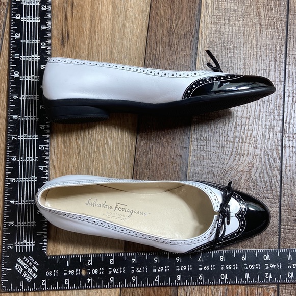 Salvatore Ferragamo Leather and Patent Flats Size 7.5 Narrow - Picture 10 of 11
